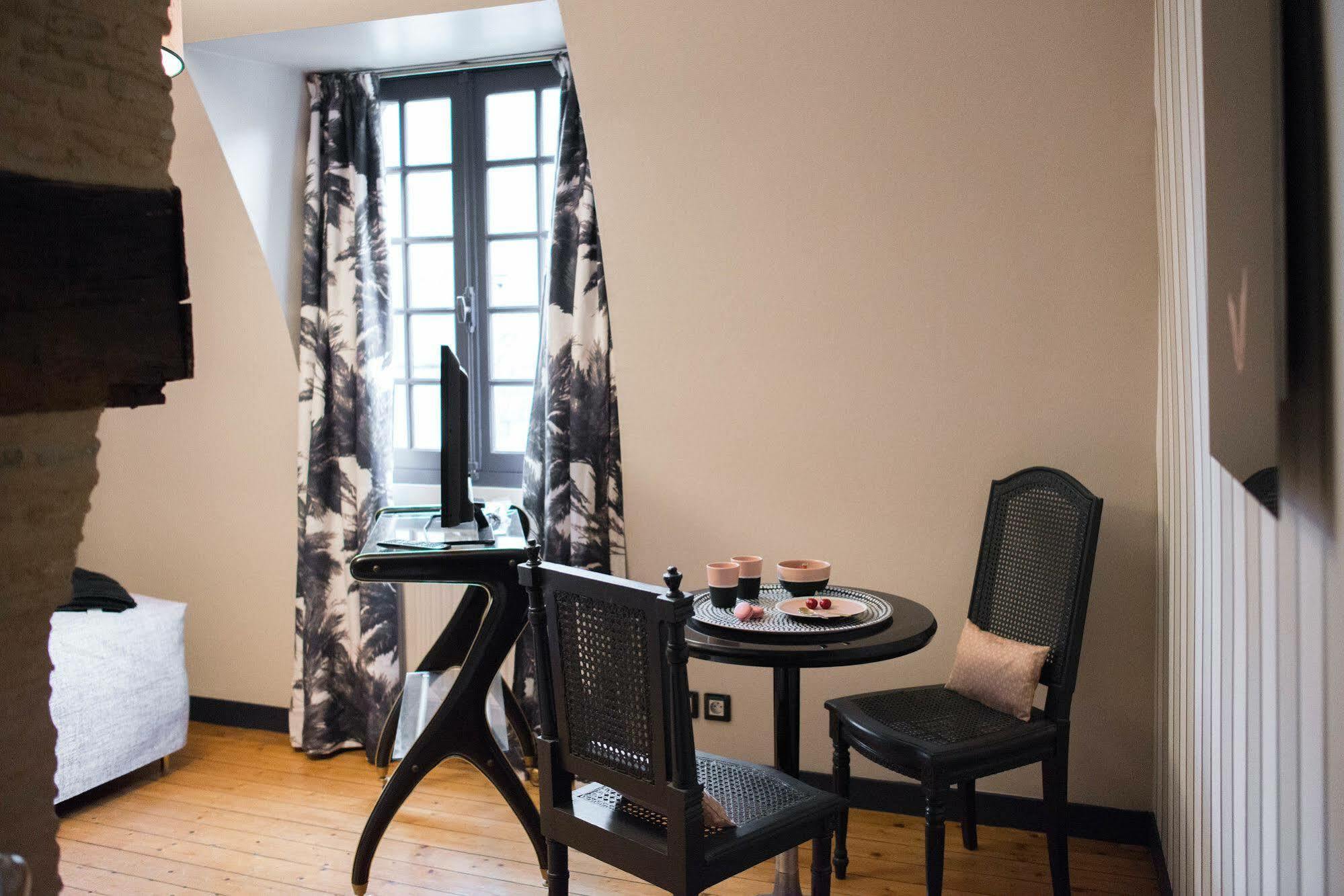 Bed and Breakfast Marnie Et Mister H Ренн Екстер'єр фото